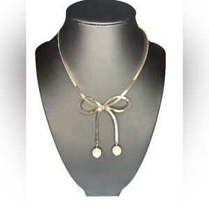 Bow Necklace